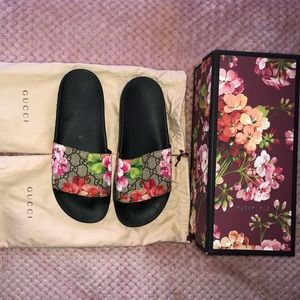 Gucci Bloom Slides